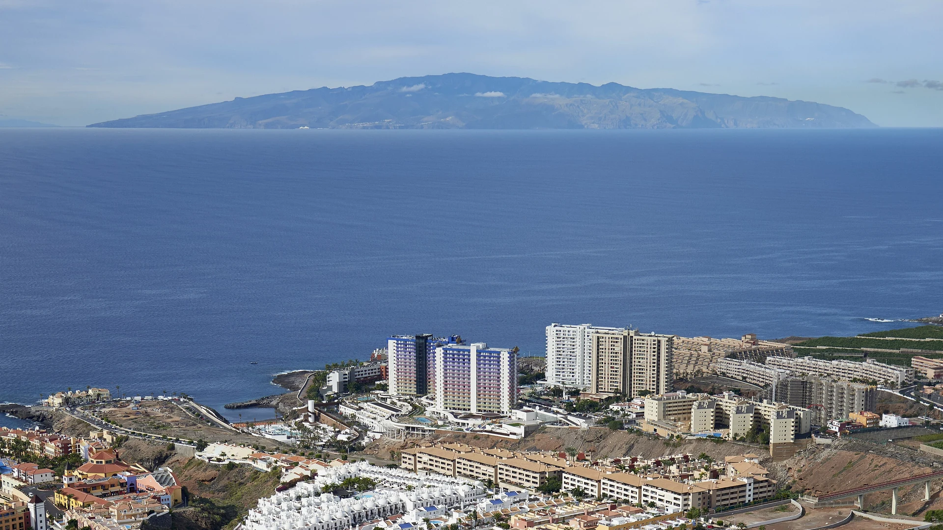 The south-west coast at Callao Salvaje in Adeje, Tenerife, where beginner dive trips run